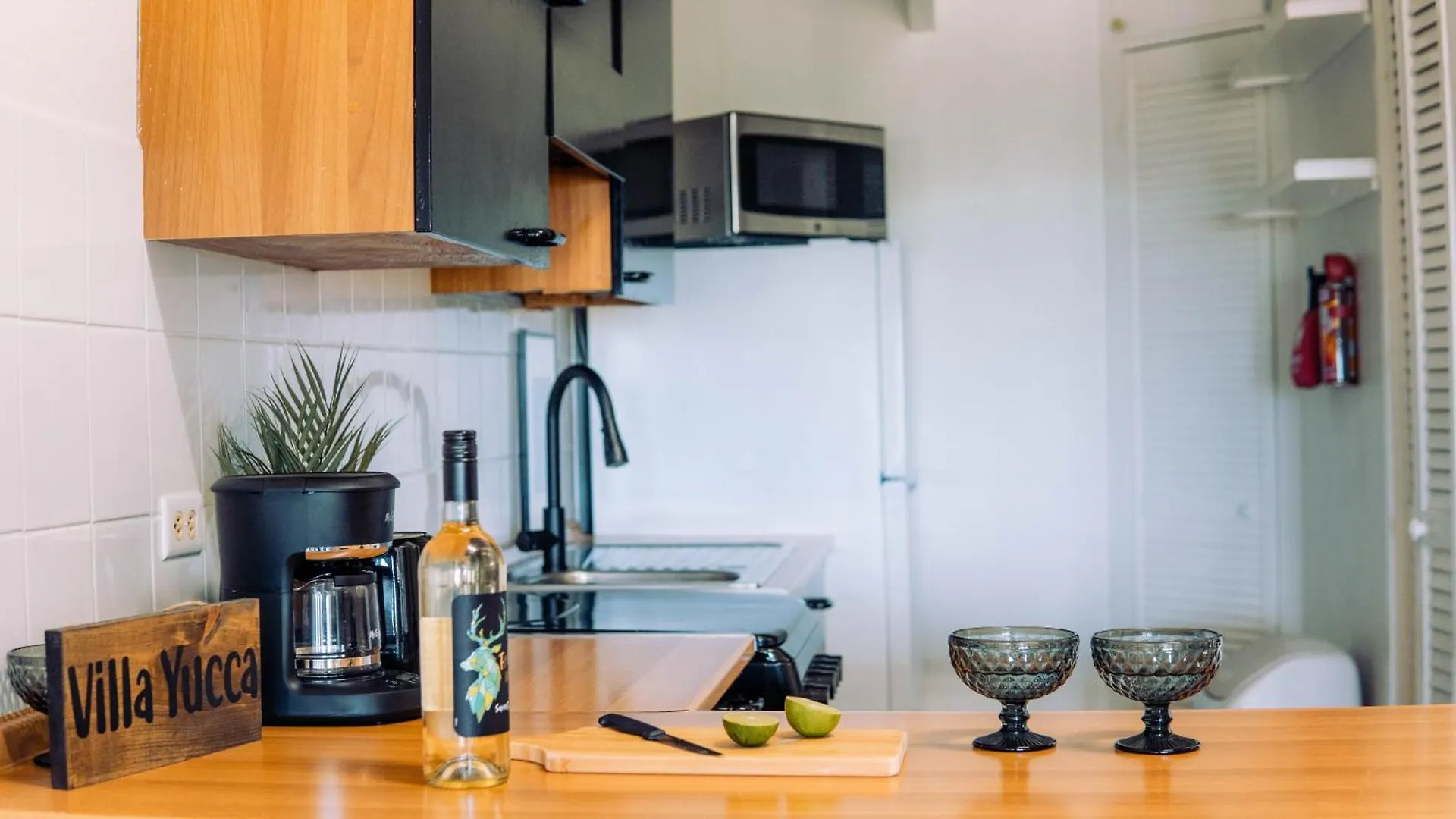 Villa Yucca Dickenson Bay Apartment